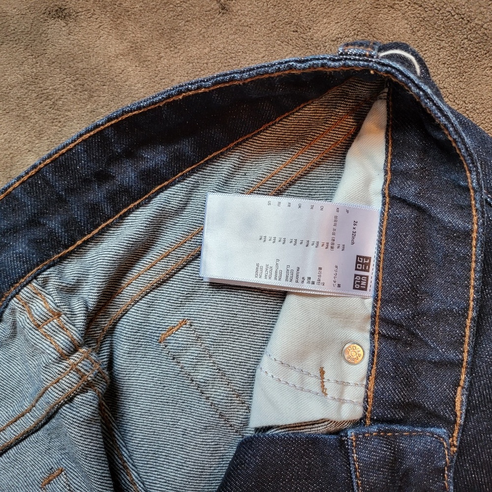 NWOT Uniqlo Straight Leg Denim Jeans Womens Size 26 - Picture 3 of 6